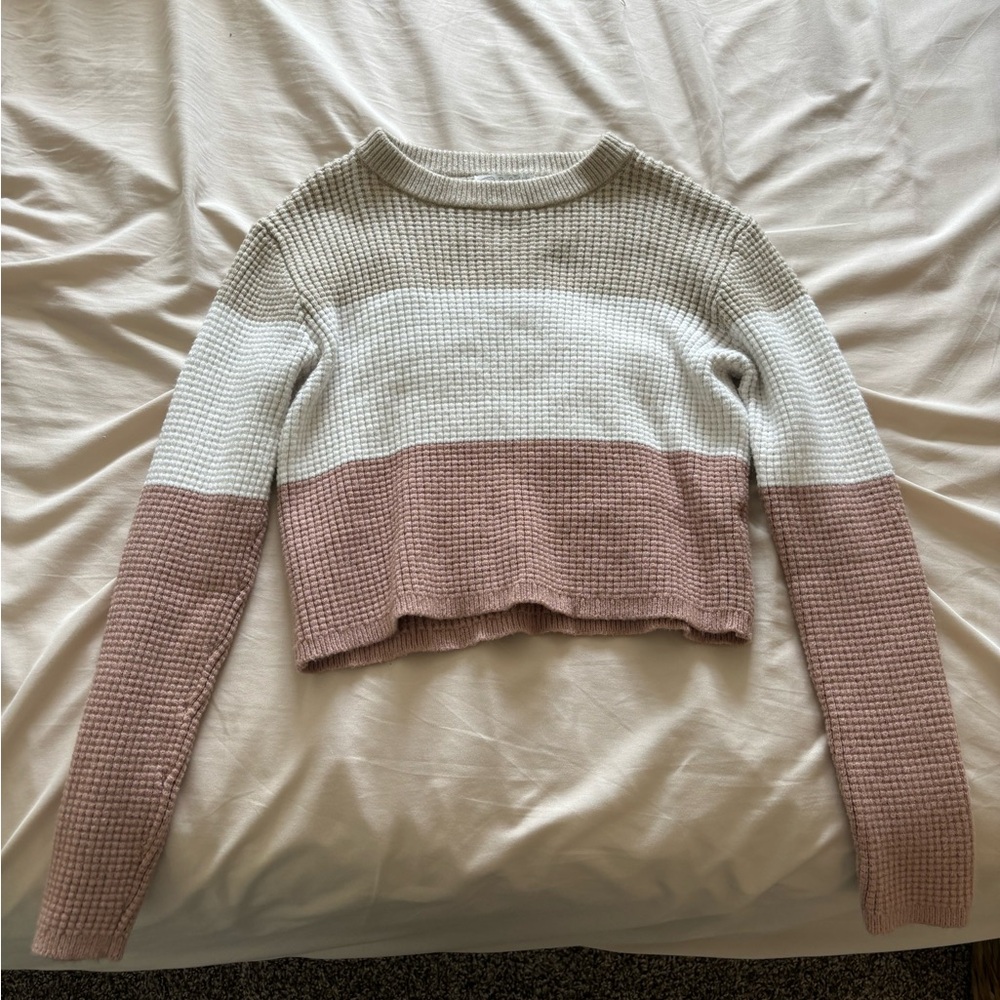 Slightly cropped tight sweater